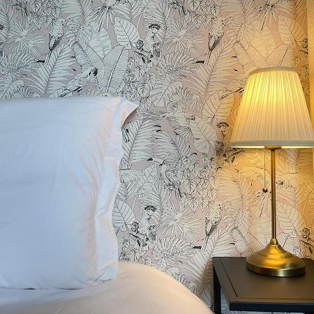 Le Petit Malo Apartment Байо Екстериор снимка